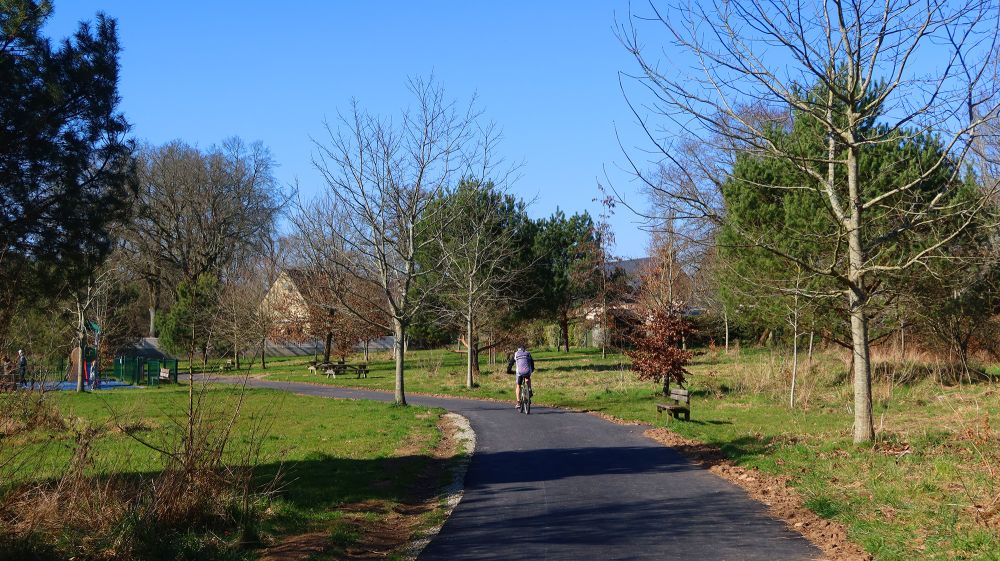 Travaux de plantations aux Jardins du Moustoir